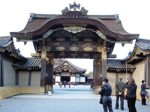FOMOS EM BUSCA DO JAPÃO