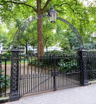 The Rochester & Strood gates 3.JPG The Rochester & Strood gates 3.JPG