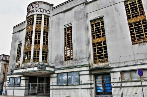 A TRADIÇÃO OITOCENTISTA DOS TEATROS DE SANTARÉM
