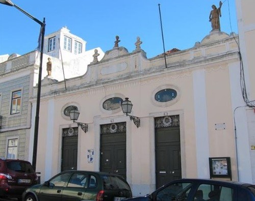 O TEATRO LUÍS DE CAMÕES, PRECURSOR DOS TEATROS DE BOLSO