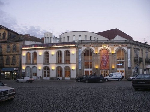 O TEATRO DE VISEU, MODELO DE SUCESSIVA MODERNIZAÇÃO
