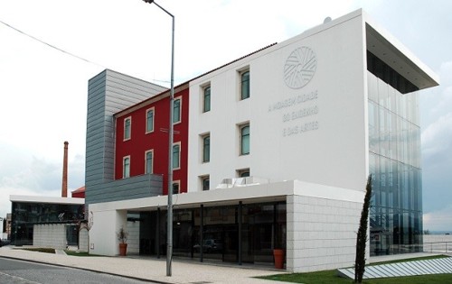 A MOAGEM, TEATRO E SALA DE CONCERTOS NO FUNDÃO