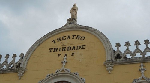 O Teatro da Trindade de Buarcos: exemplo de descentralização