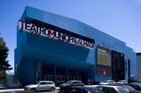 OS TEATROS DE ALMADA – EVOCAÇÃO DE MANUEL GRAÇA DIAS