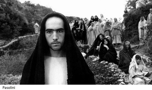 A IGREJA É UMA CANOA, NÃO É UM MUSEU