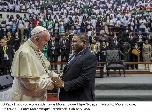 FRANCISCO EM ÁFRICA PARA O MUNDO