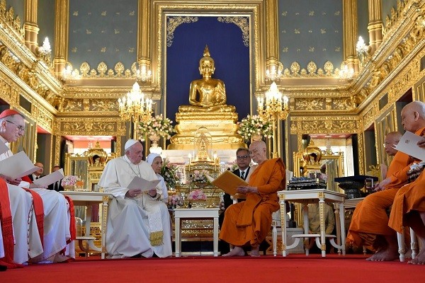 FRANCISCO NA TAILÂNDIA: O DIÁLOGO INTER-RELIGIOSO