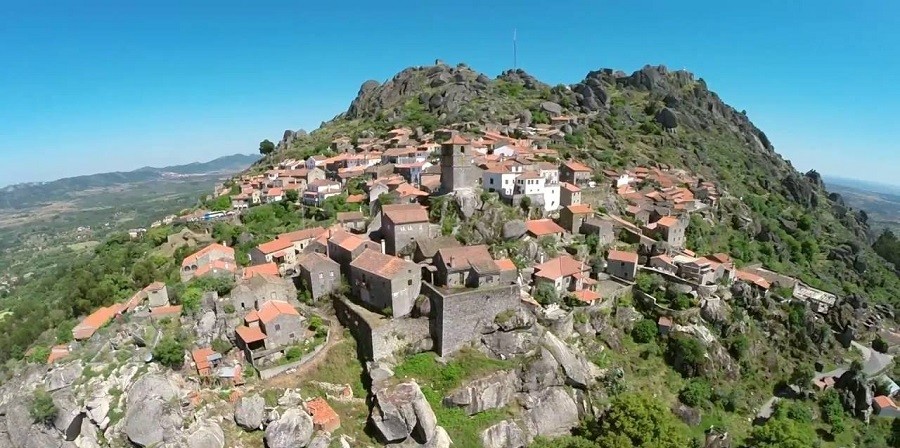A LÍNGUA PORTUGUESA NO MUNDO