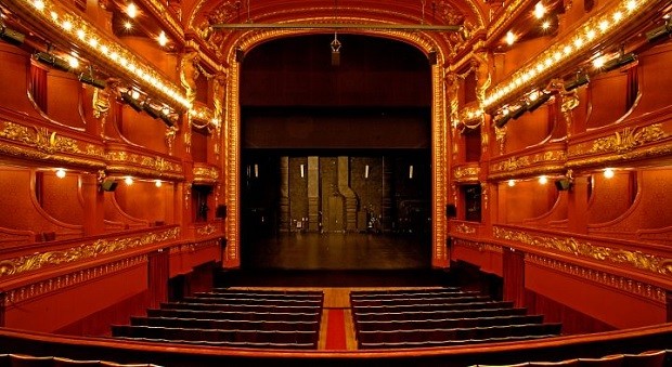 O CENTENÁRIO DO TEATRO DE SÃO JOÃO DO PORTO