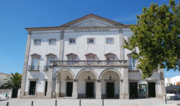 BREVE EVOCAÇÃO DO TEATRO GARCIA DE RESENDE