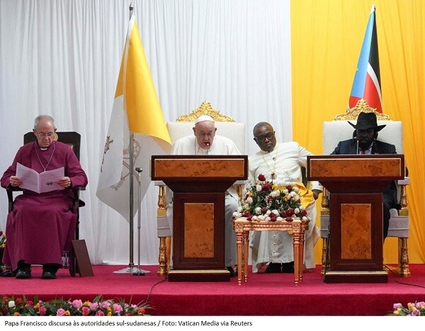 O PAPA FRANCISCO VOLTOU A ÁFRICA