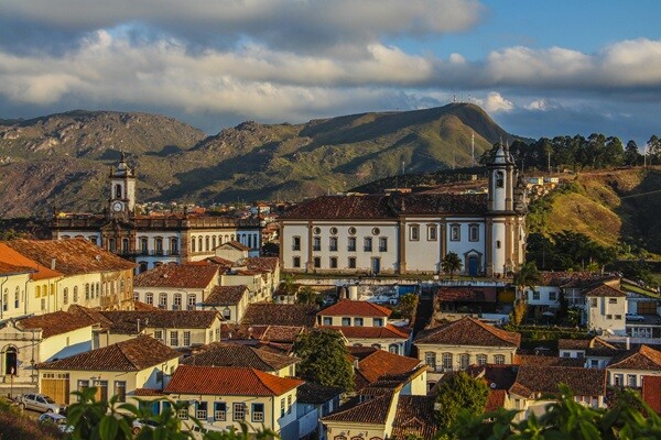 UMA FANTÁSTICA VILA RICA