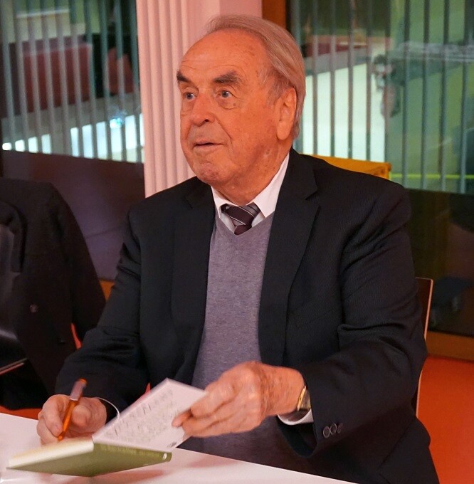CRÓNICAS PÁRA E PENSA