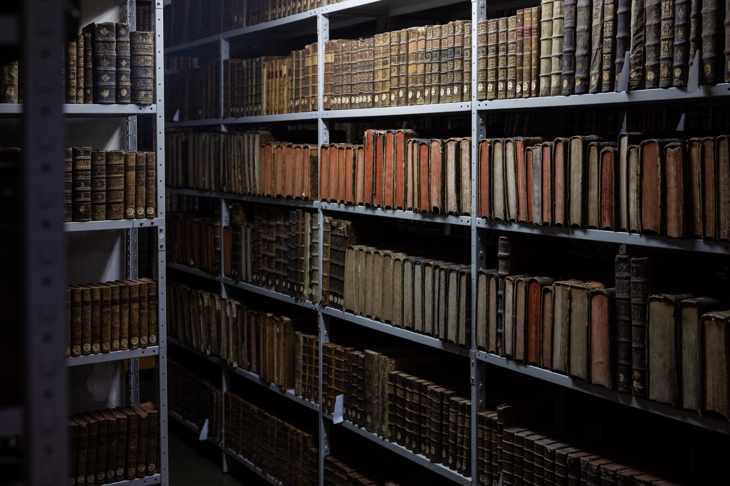 Bibliotecas pessoais e ecrãs viciantes 